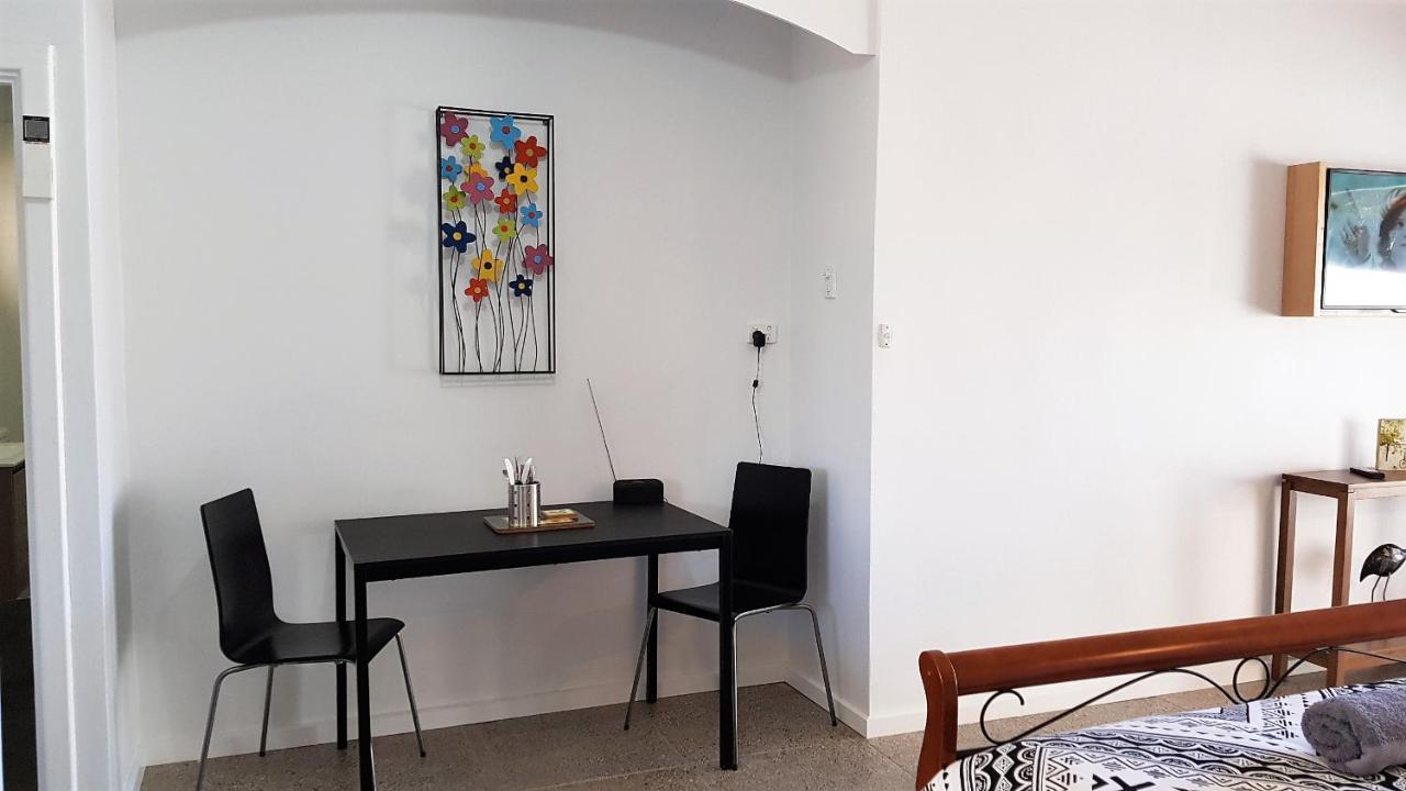 The Courtyard - Garden View Studio พอร์ตพีรี ภายนอก รูปภาพ