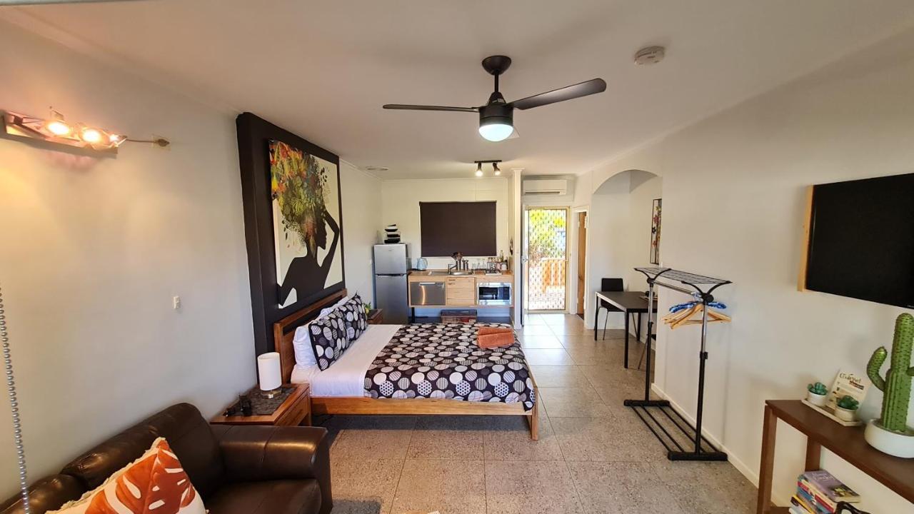 The Courtyard - Garden View Studio พอร์ตพีรี ภายนอก รูปภาพ
